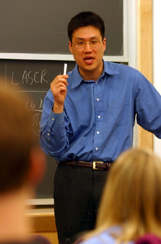 Donhee Ham teaching
